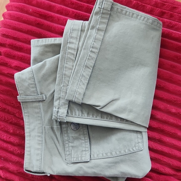 Gap Army Green US 8 R - Picture 7 of 9